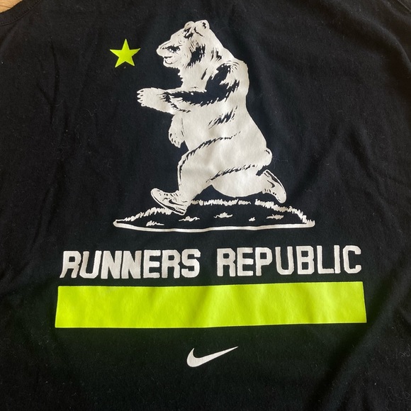 nike runners republic tank - Picture 4 of 4